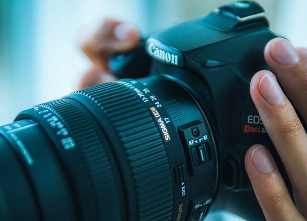 canon-rebel-sl3-entry-dslr-camera-feature 3